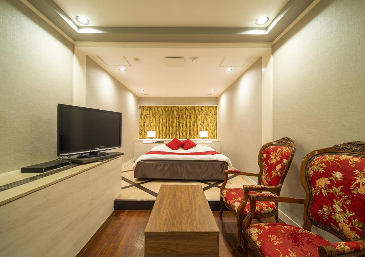 Hotel U'S Kouroen (Adults Only) Нисиномия Экстерьер фото